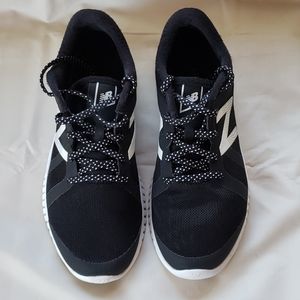 Size 8 Women's New Balance Flexonic Mesh Shoes
